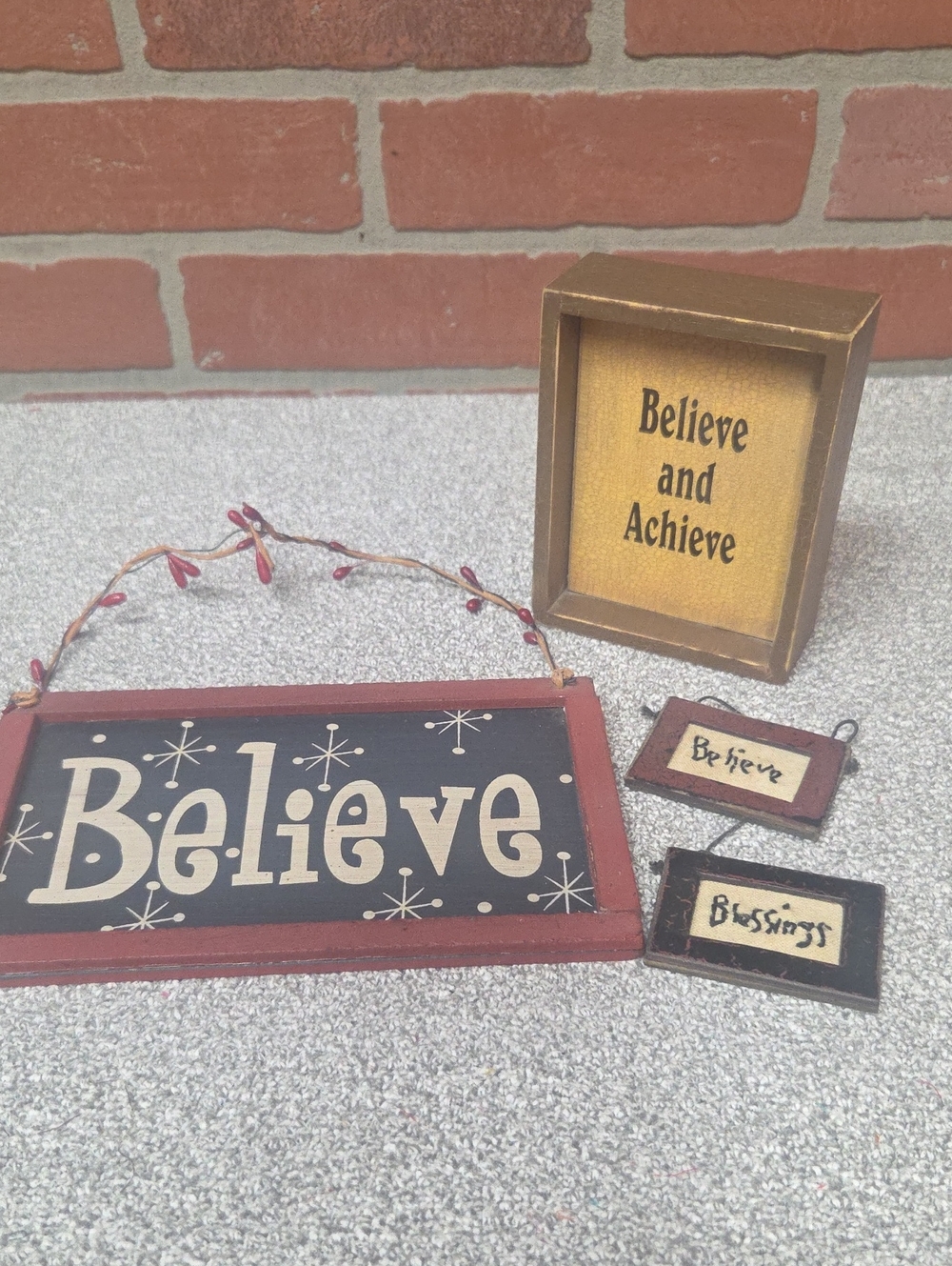 Believe Wall Signs (4 Pcs)